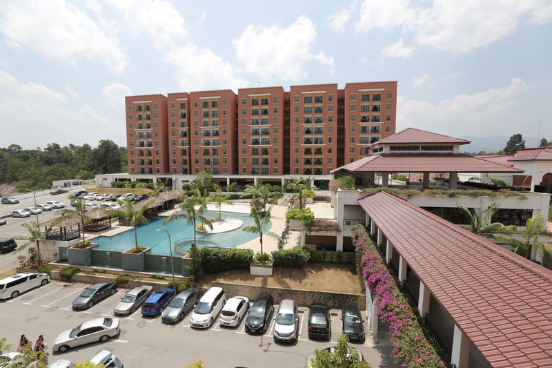 Arabian Bay Resort@ Bukit Gambang Resort City Exterior photo