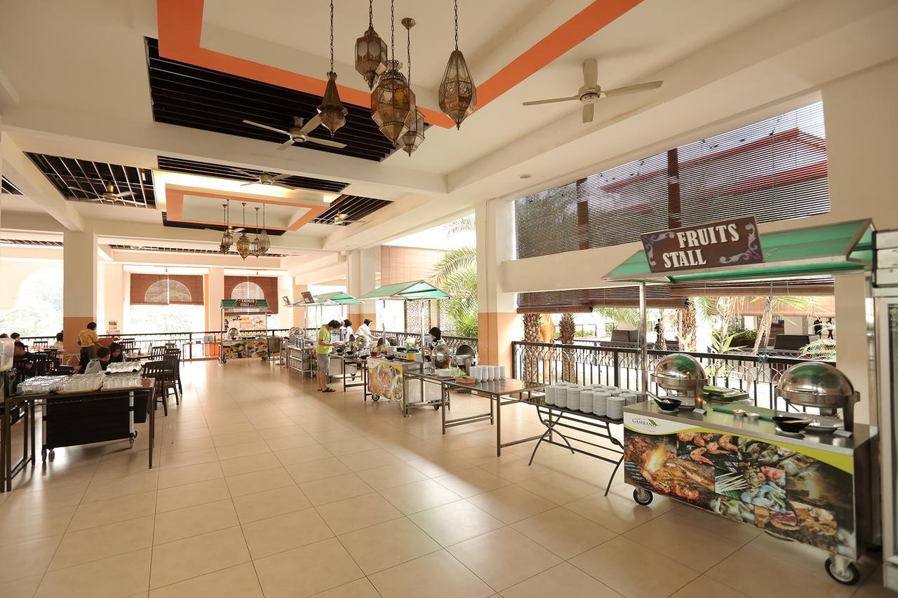 Arabian Bay Resort@ Bukit Gambang Resort City Exterior photo