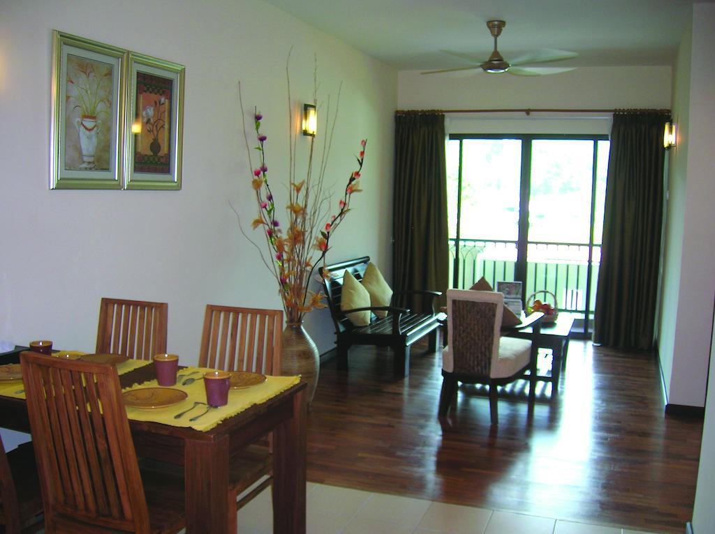 Arabian Bay Resort@ Bukit Gambang Resort City Exterior photo